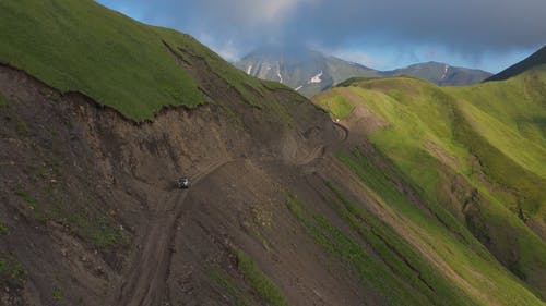 有关乡村小路, 冒险, 危险的免费素材视频