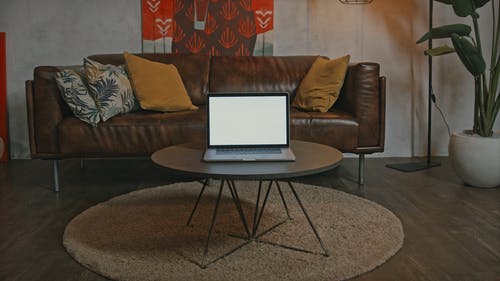 有关Throw Pillows, 圆桌会议, 地毯的免费素材视频