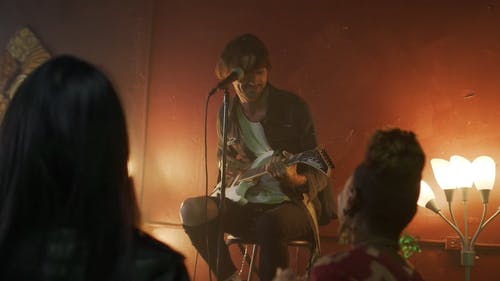 有关人, 唱歌, 多样化的免费素材视频