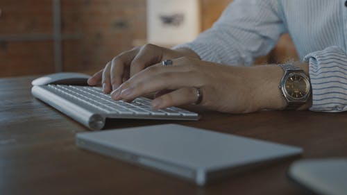 有关Apple 键盘, 互联网, 人的免费素材视频