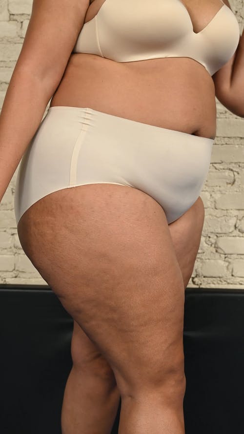 有关加上大小, 垂直视频, 女人的免费素材视频