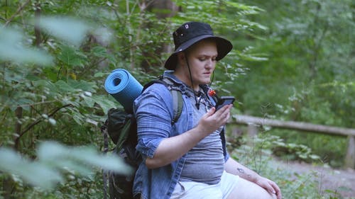 有关人, 坐, 垫的免费素材视频