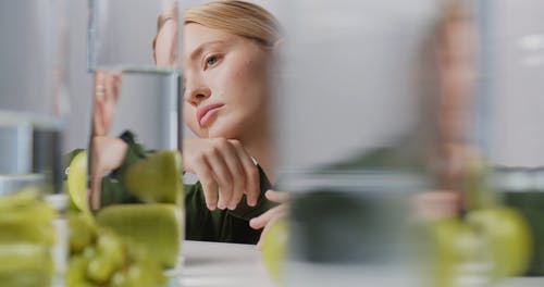 有关反射, 哀思, 严肃的免费素材视频