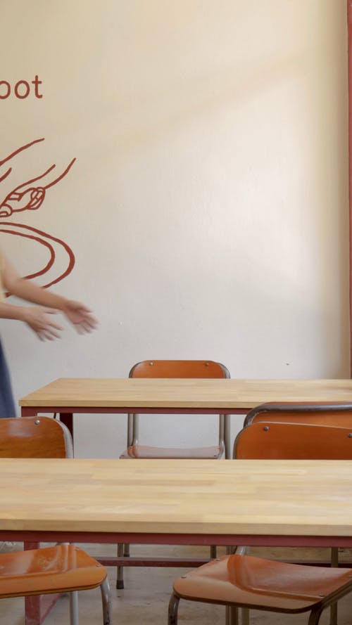 有关女人, 室内, 家具的免费素材视频