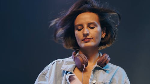有关DJ, 倾听, 女人的免费素材视频