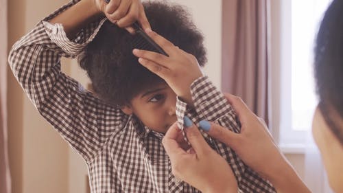 有关伸出援手, 做好准备, 儿子的免费素材视频