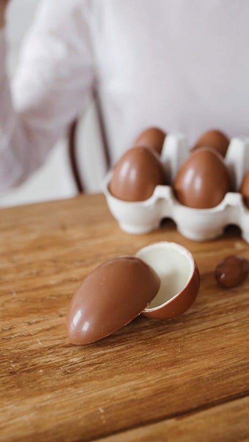 有关一个, 在家, 坐的免费素材视频