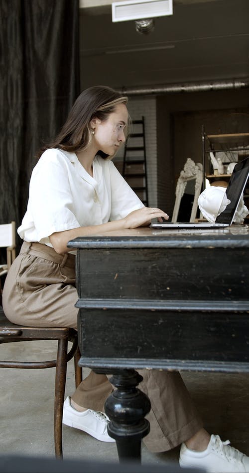 有关互联网, 企业家, 侧面图的免费素材视频