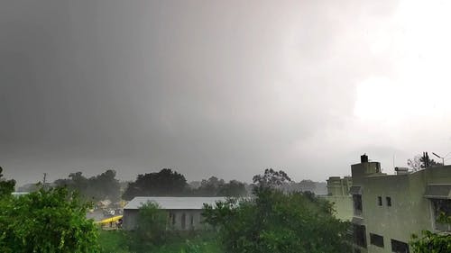 有关下雨, 家园, 建筑的免费素材视频
