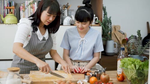 有关人, 备餐, 刀的免费素材视频