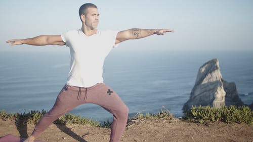 有关virabhadrasana 2, 主动穿着, 人的免费素材视频