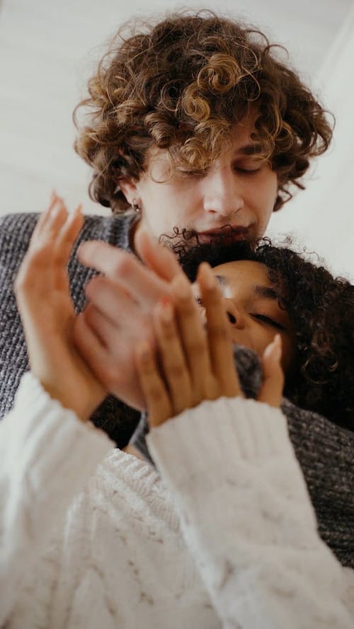 有关一对, 人, 卷发的免费素材视频