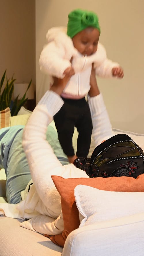 有关垂直视频, 室内, 宝宝的免费素材视频