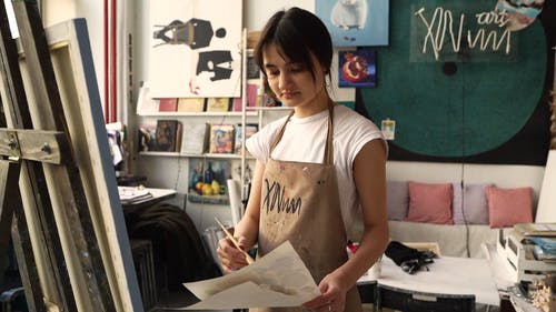 有关女人, 室内, 帆布的免费素材视频