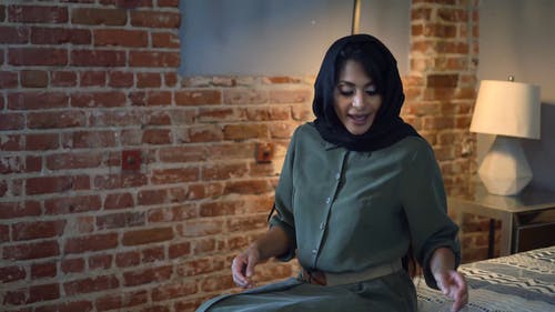 有关人, 坐, 女人的免费素材视频