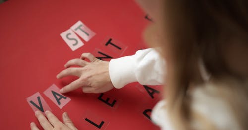 有关creating, 塑胶, 文字的免费素材视频