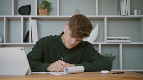 有关人, 受挫, 向上丢的免费素材视频