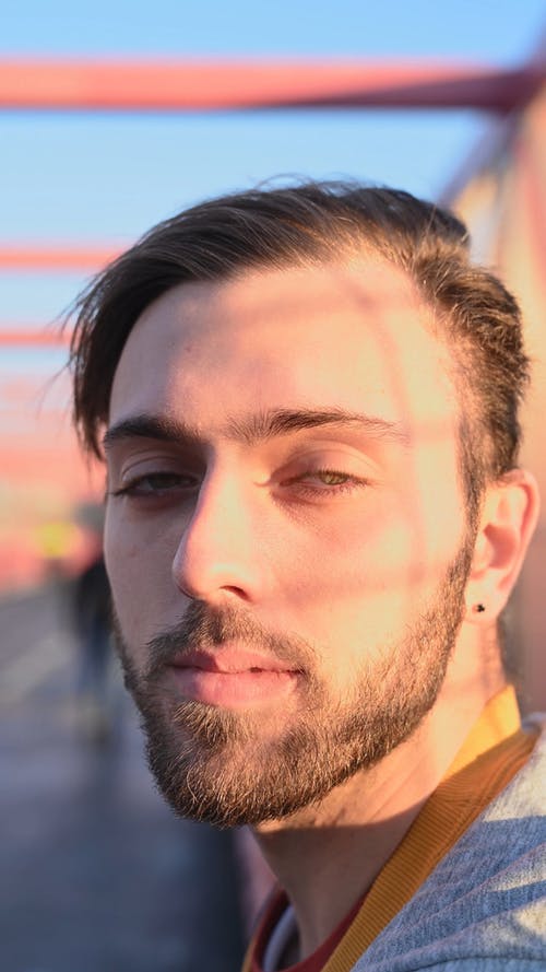 有关人, 垂直视频, 模糊的背景的免费素材视频