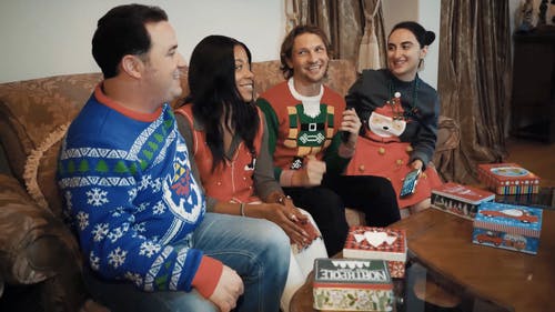 有关一群人, 一起, 圣诞毛衣的免费素材视频