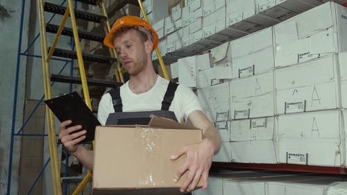 有关人, 安全帽, 安全装备的免费素材视频