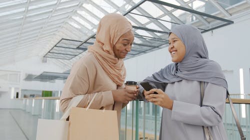 有关友谊, 咖啡杯, 微笑的免费素材视频