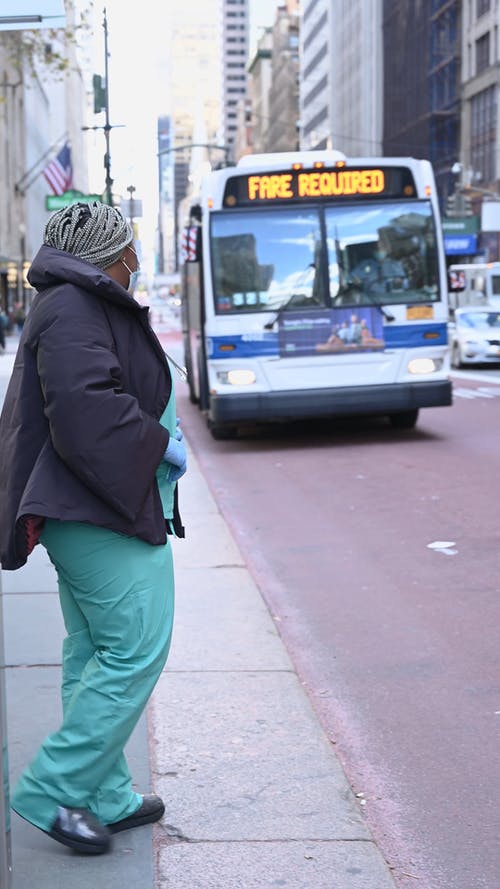 有关公共交通工具, 公车, 垂直视频的免费素材视频