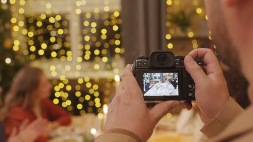拍摄家庭晚餐视频 · 免费素材视频