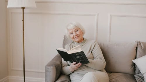 有关休闲, 女性, 客厅的免费素材视频