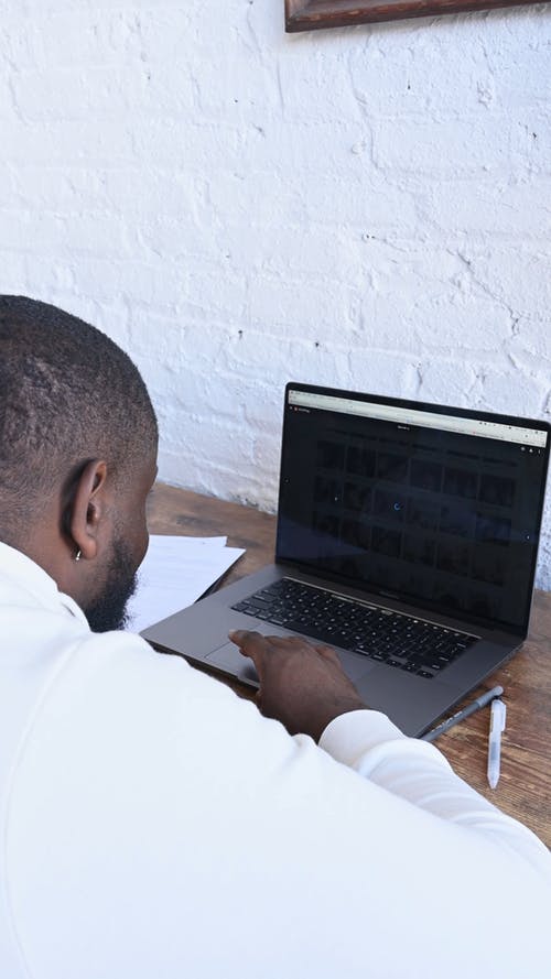 有关人, 在家工作, 垂直视频的免费素材视频