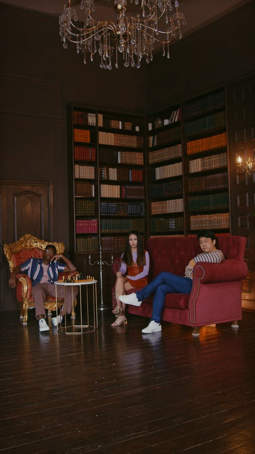 有关图书, 图书馆, 坐的免费素材视频