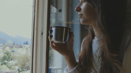 有关喝, 在家工作, 女人的免费素材视频
