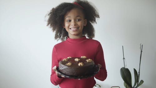 有关女孩, 巧克力, 微笑的免费素材视频