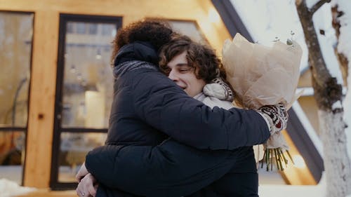 有关一对, 一束鲜花, 冬季的免费素材视频