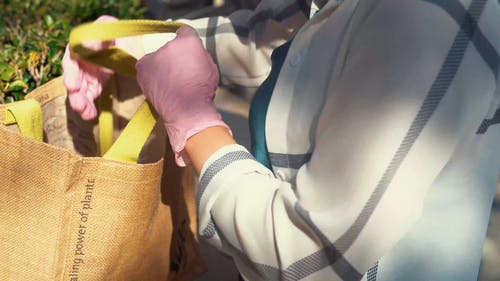 有关乳胶手套, 做好准备, 城市的免费素材视频