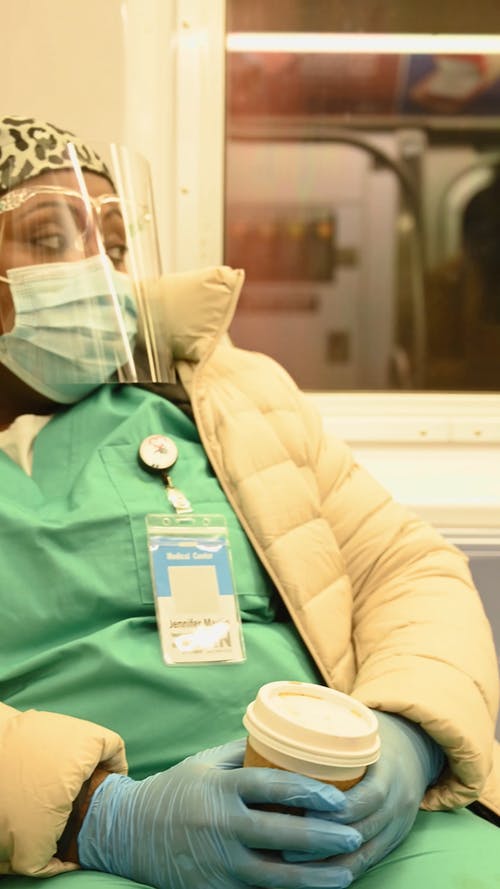 有关人, 公共交通工具, 坐的免费素材视频