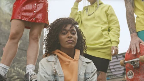 有关一群朋友, 低角度视图, 信心的免费素材视频