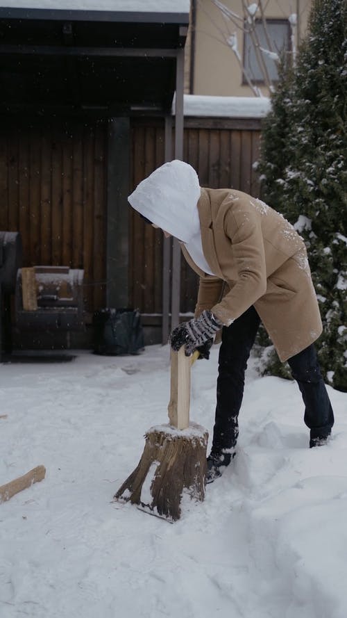 有关下雪的, 人, 休闲服装的免费素材视频