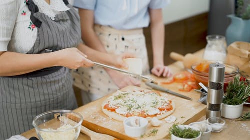 有关乳酪, 在家, 女人的免费素材视频