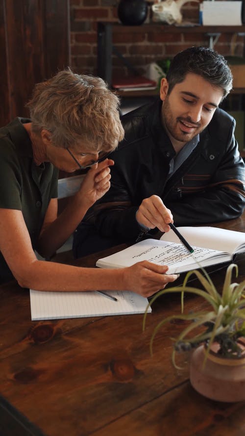 有关人, 垂直视频, 学生的免费素材视频