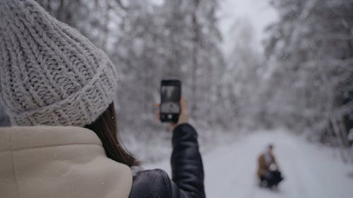 有关3C用品, 一对, 下雪的免费素材视频