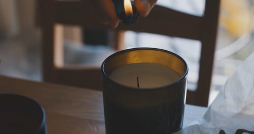 有关手的运动, 打火机, 火的免费素材视频