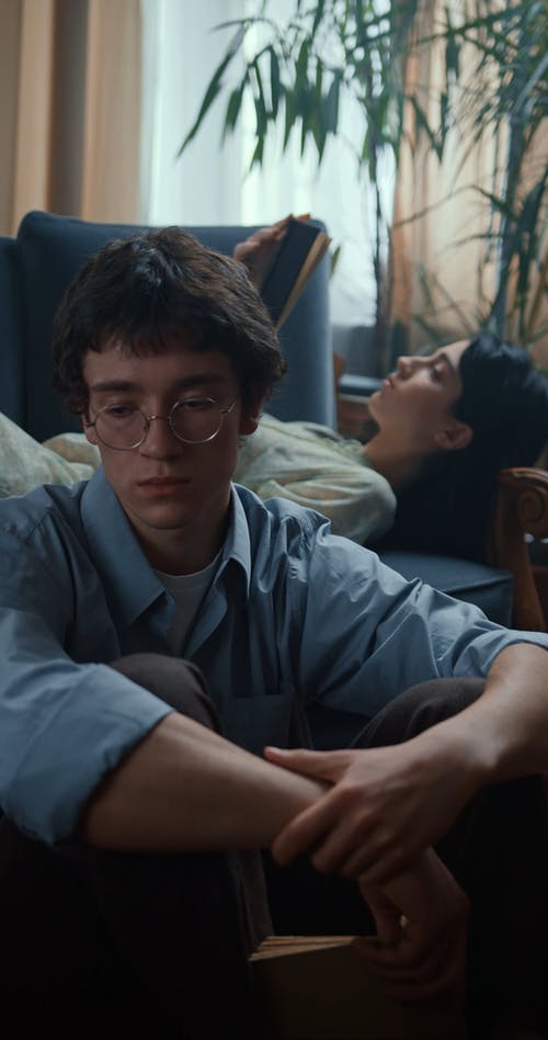 有关一对, 周到, 严肃的免费素材视频