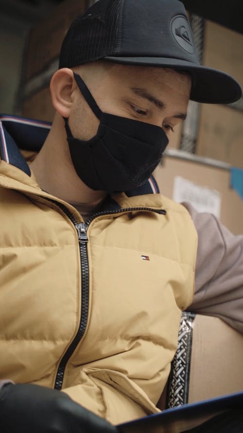 有关人, 低角度拍摄, 信使的免费素材视频