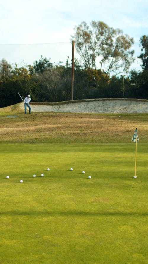 有关垂直视频, 实践, 打高尔夫的免费素材视频