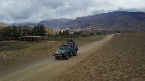 有关4×4, 人, 公路旅行的免费素材视频