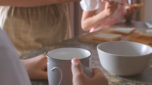 有关乾杯, 儿童, 室内的免费素材视频