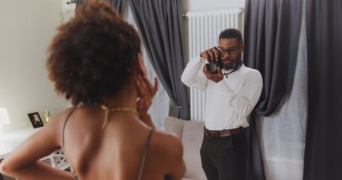 有关人, 在家, 室内的免费素材视频