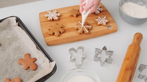 姜饼人和雪花饼干 · 免费素材视频