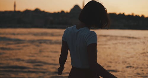 有关中空装, 女人, 微笑的免费素材视频