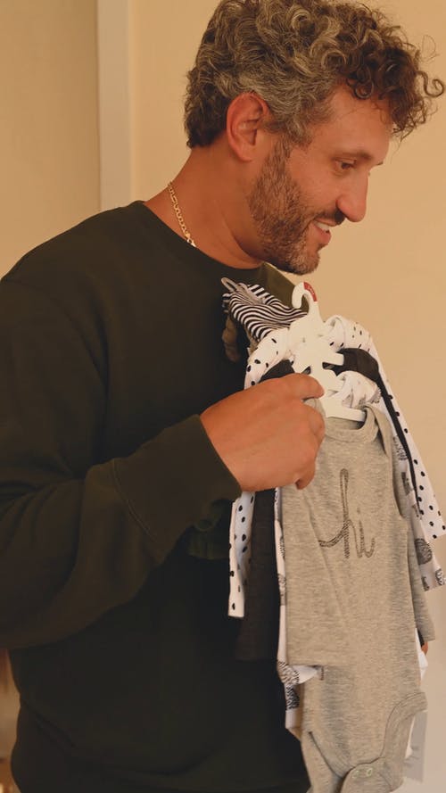 有关一对, 垂直视频, 室内的免费素材视频